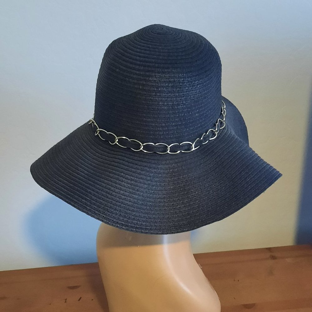 Beach hat - Picture 2 of 2